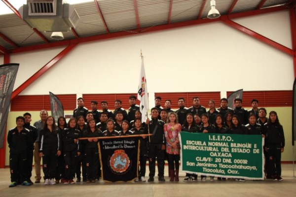 Abanderan a la selección oaxaqueña que participa en Chiapas