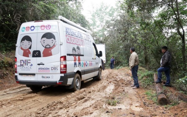 Cumplimos la instrucción gubernamental: Caravana DIF llegó a la Sierra Norte