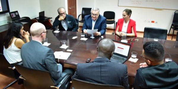 Afinan Chihuahua y Gran Bretaña plan de entrenamiento bilingüe para bachilleratos tecnológicos