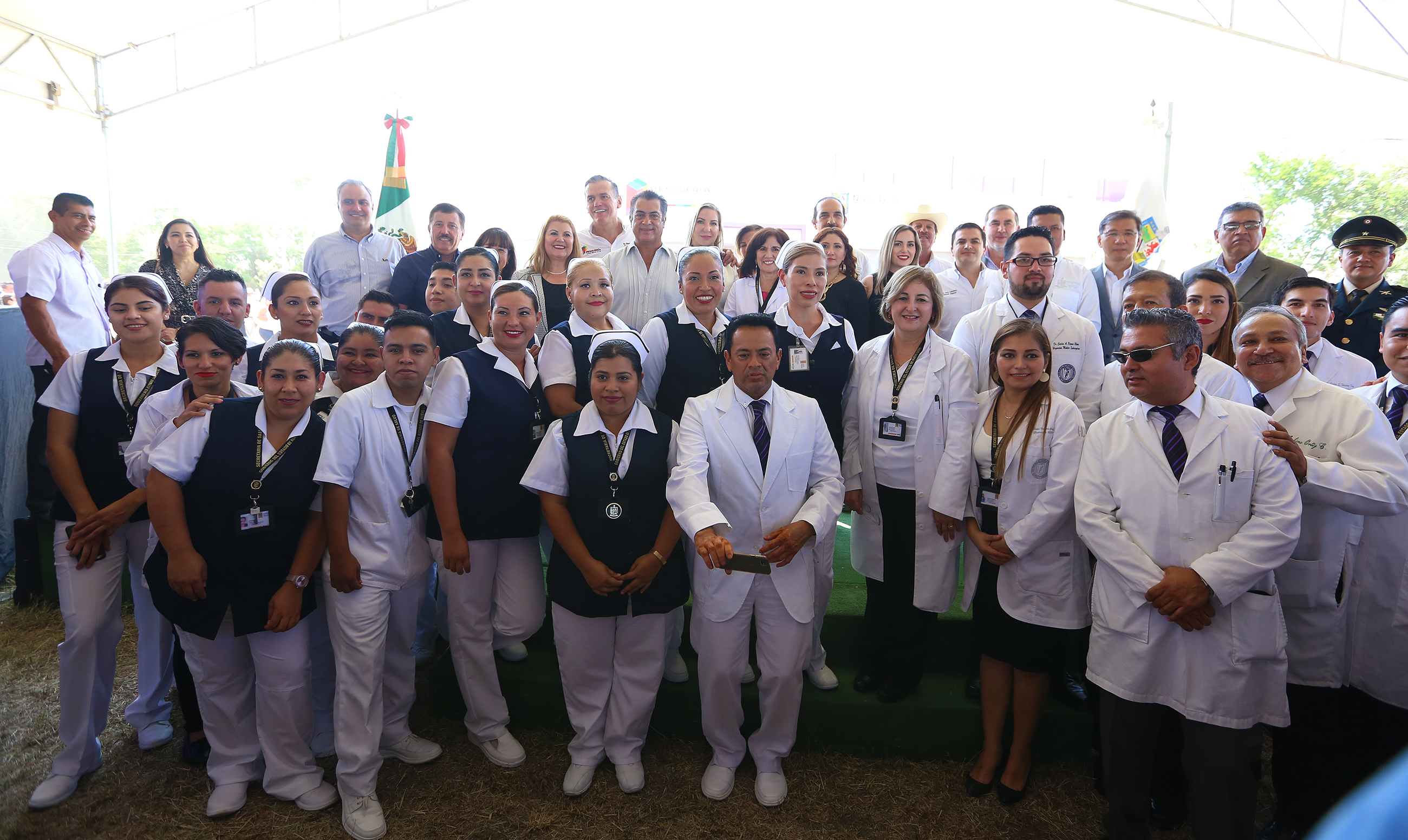 Entrega Gobernador unidad médica en Pesquería