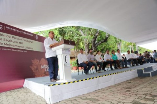 Unen esfuerzos Guerrero y la Federación para entregar escrituras y rehabilitar el Parque Papagayo