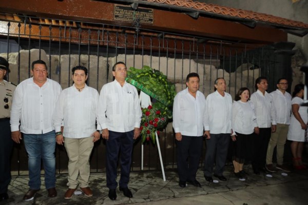 Encabeza Gobernador conmemoración del 205 Aniversario de la Constitución en Apatzingán