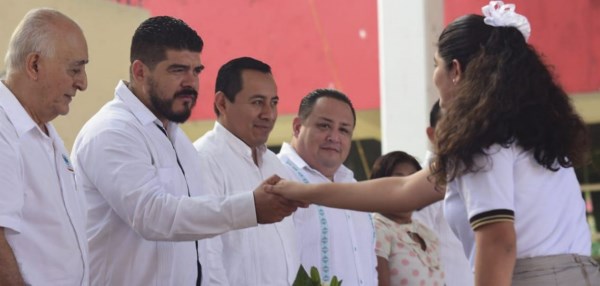 Otorga SEV certeza jurídica a la Primaria “Juan de la Luz Enríquez”, en La Antigua
