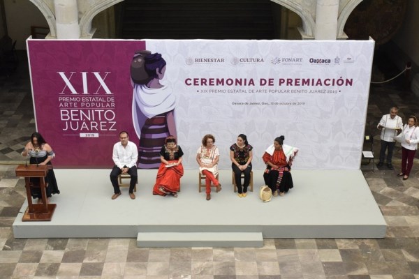 Reconoce IOA talento artesanal en el XIX Premio Estatal de Arte Popular Benito Juárez 2019