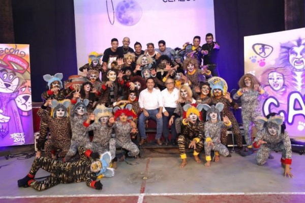 Vila Dosal observó, junto con cerca de 600 integrantes de la comunidad penitenciaria, la puesta en escena del clásico de Andrew Lloyd Webber, en la que participan 40 personas privadas de su libertad.