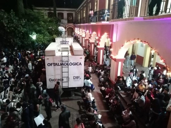 De manera incansable Caravana DIF cumple  su tercer día por la Sierra Sur