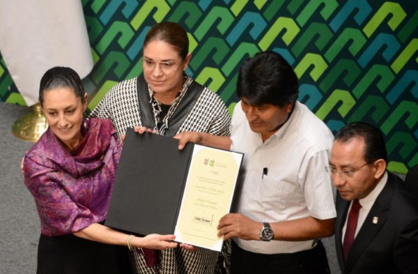 Reconoce gobierno capitalino como Huésped Distinguido a Evo Morales