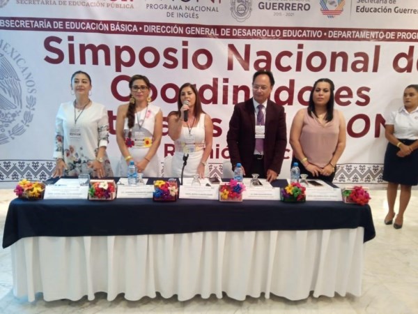 Comparte IEEPO en Simposio Nacional experiencias exitosas del Programa Nacional de Inglés en Oaxaca