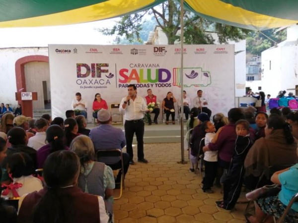 Con servicios médicos gratuitos y de calidad, Caravana DIF recorre puntualmente la Sierra Sur