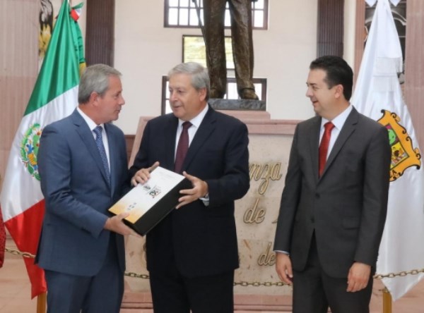 Entrega Secretario de Gobierno al Congreso Glosa del Segundo Informe de Miguel Riquelme