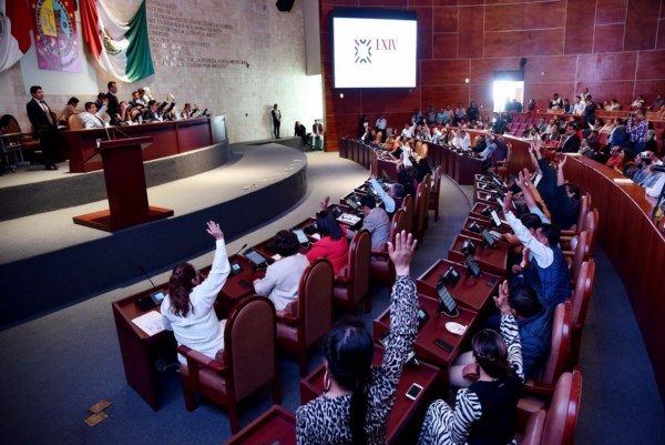 Frena Congreso pensiones, jubilaciones y haberes de retiro ilegales para funcionarios públicos