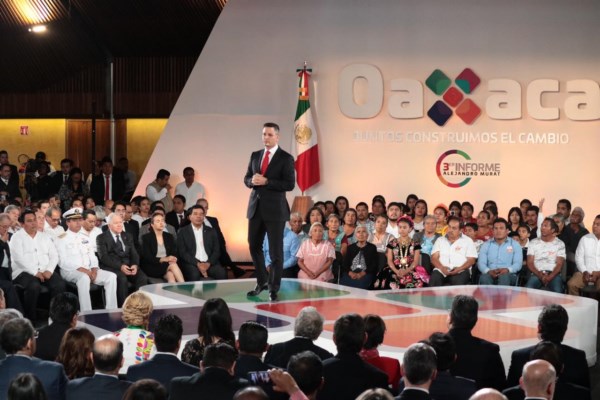 Murat cumple 301 de 600 compromisos al tercer año de Gobierno