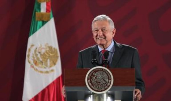 Me siento muy orgulloso de encabezar un gobierno donde se garantiza el derecho de asilo, afirma presidente