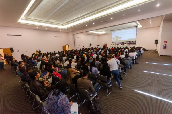 Promueve IEEPO 32 programas para el desarrollo profesional docente