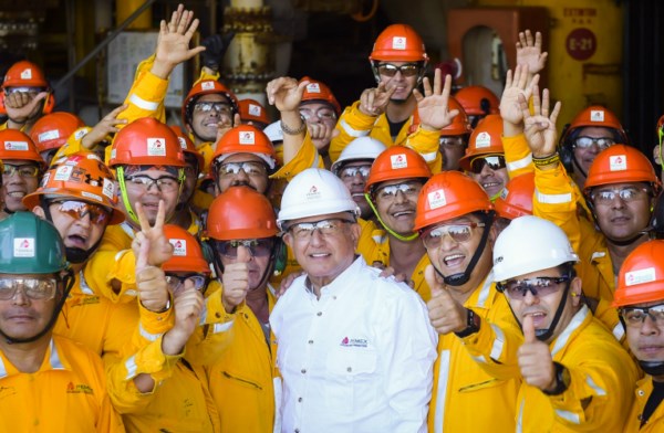 Presidente concluye gira por campos petroleros en Campeche