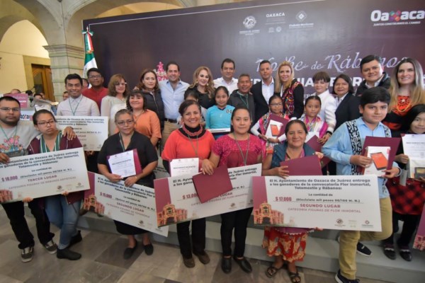 Cumple 122 años la magia de la Noche de Rábanos en Oaxaca de Juárez
