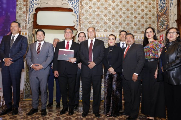 Cumple titular de SEP con entrega de Primer Informe de Barbosa Huerta
