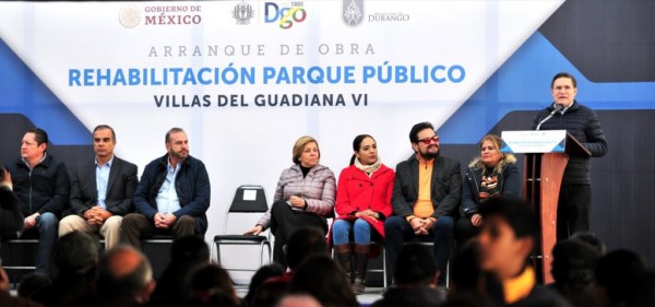 Arrancan Gobernador y Alcalde rehabilitación de parque en Villas del Guadiana