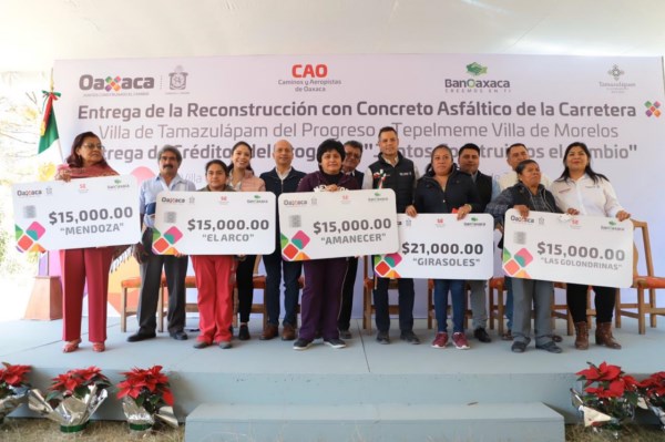 Entrega AMH infraestructura carretera, educativa y apoyos económicos por más de 72 mdp en la Mixteca