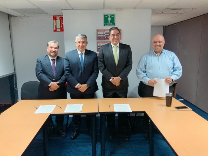 Es oficialmente el Secretario de la Contraloría de Oaxaca, coordinador nacional de Contralores del País