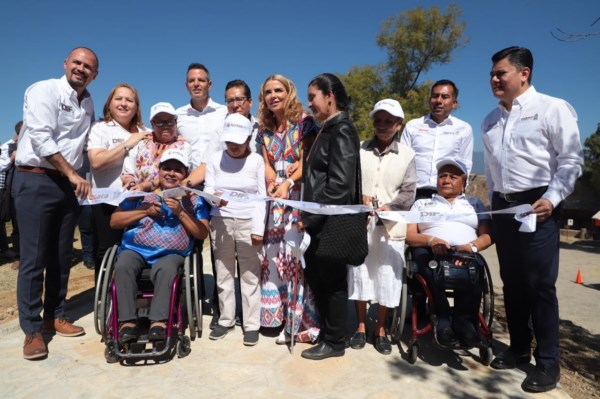 Inaugura Alejandro Murat e Ivette Morán, obras de “Monte Albán Accesible”