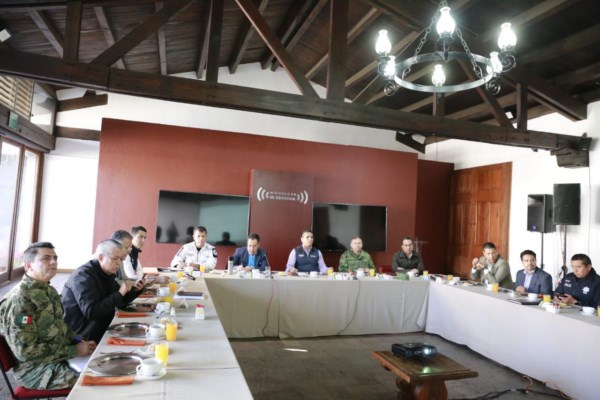 Revisa Gobernador estrategia de seguridad en regiones del estado
