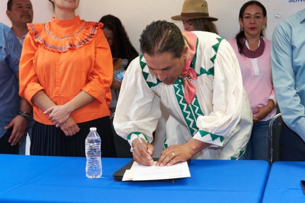 Asume Marco Parra la jefatura del Departamento de Educación Indígena, Migrante y Menonita