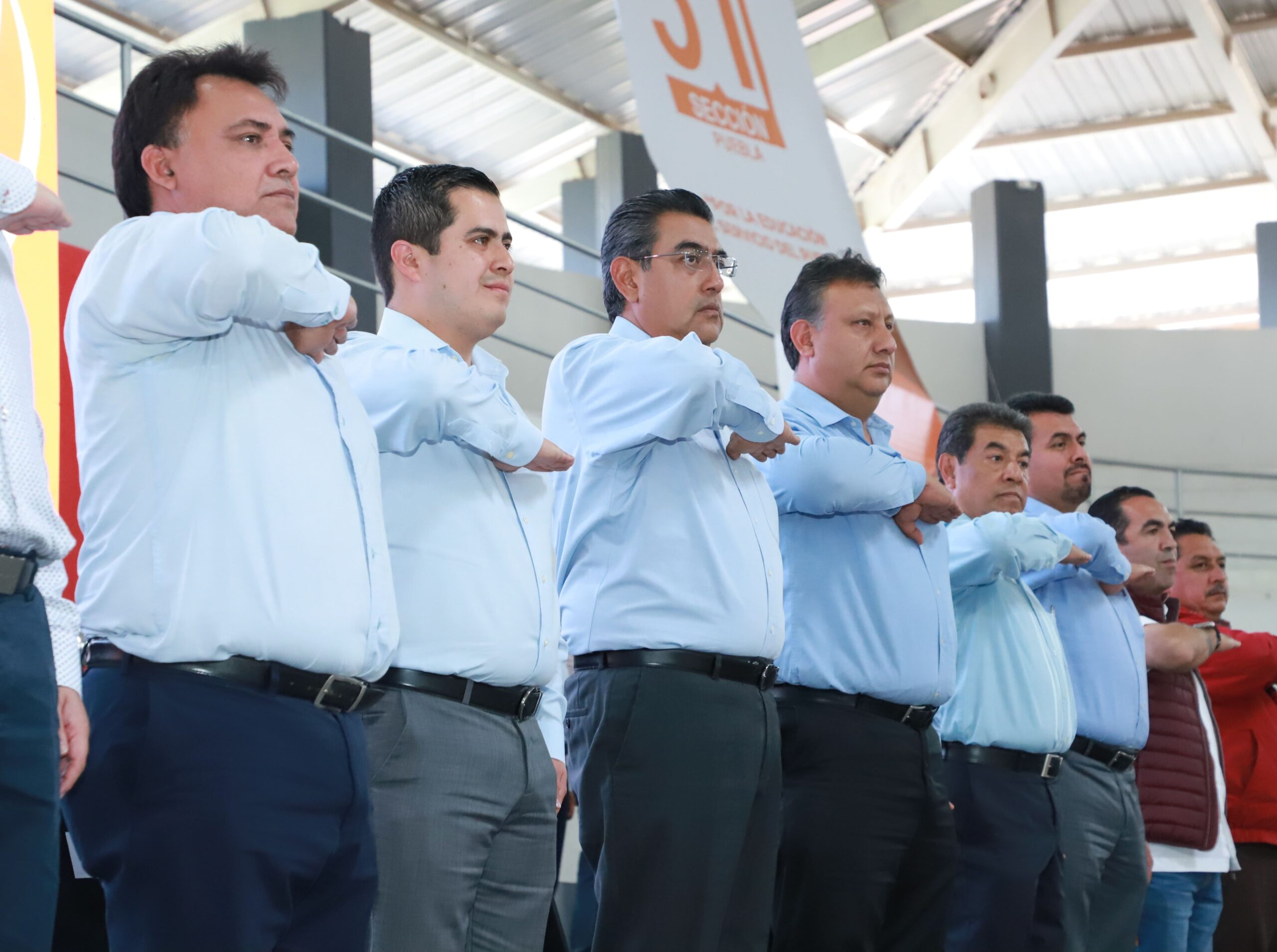 Palabra empeñada por AMLO con magisterio, respaldada en Puebla, garantiza Sergio Salomón