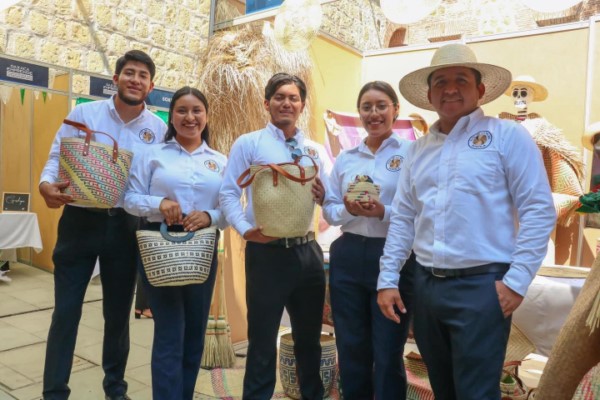 Destaca estudiantado de la UTVCO en concurso Oaxaca Emprende 2024