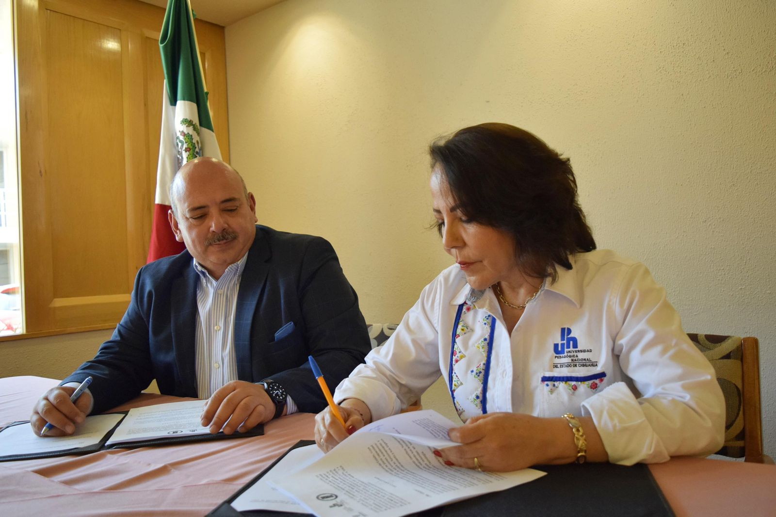 Firman convenios de colaboración Upnech y El Colegio de Chihuahua
