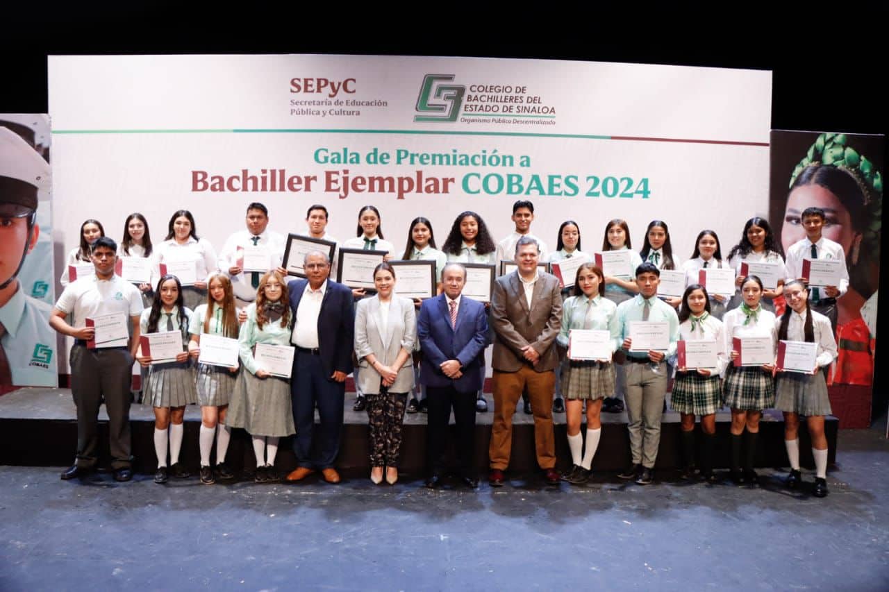 Otorgan a cinco estudiantes el galardón de Bachiller Ejemplar COBAES 2024