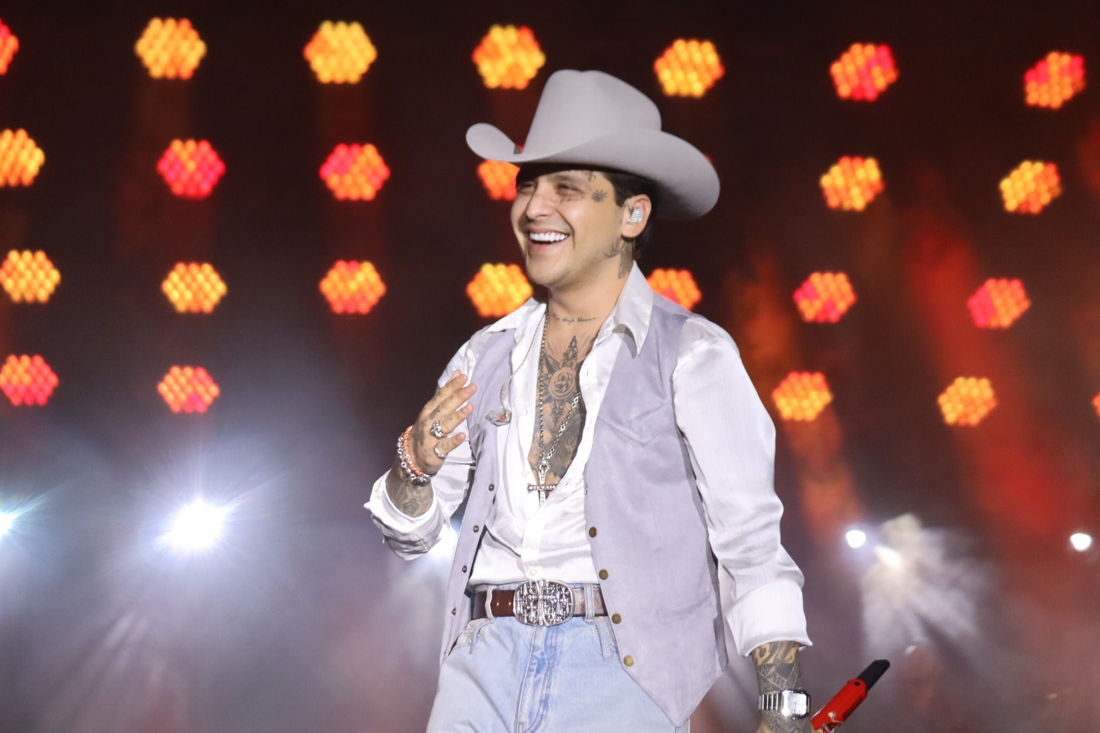 Festejan juarenses Bicentenario de Chihuahua con presentación de Christian Nodal