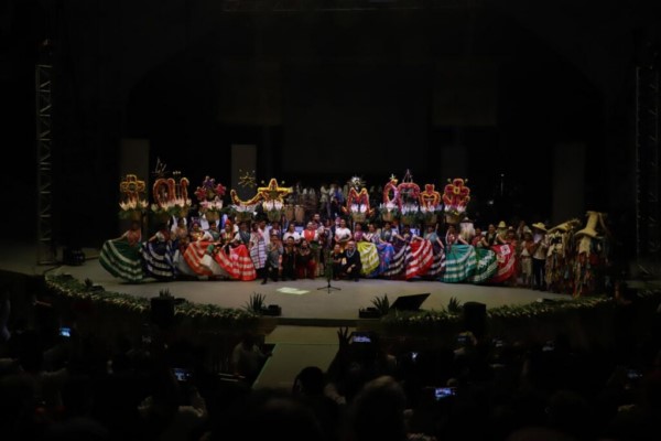 Cautiva el Conjuro de Lila Downs en el Auditorio Guelaguetza