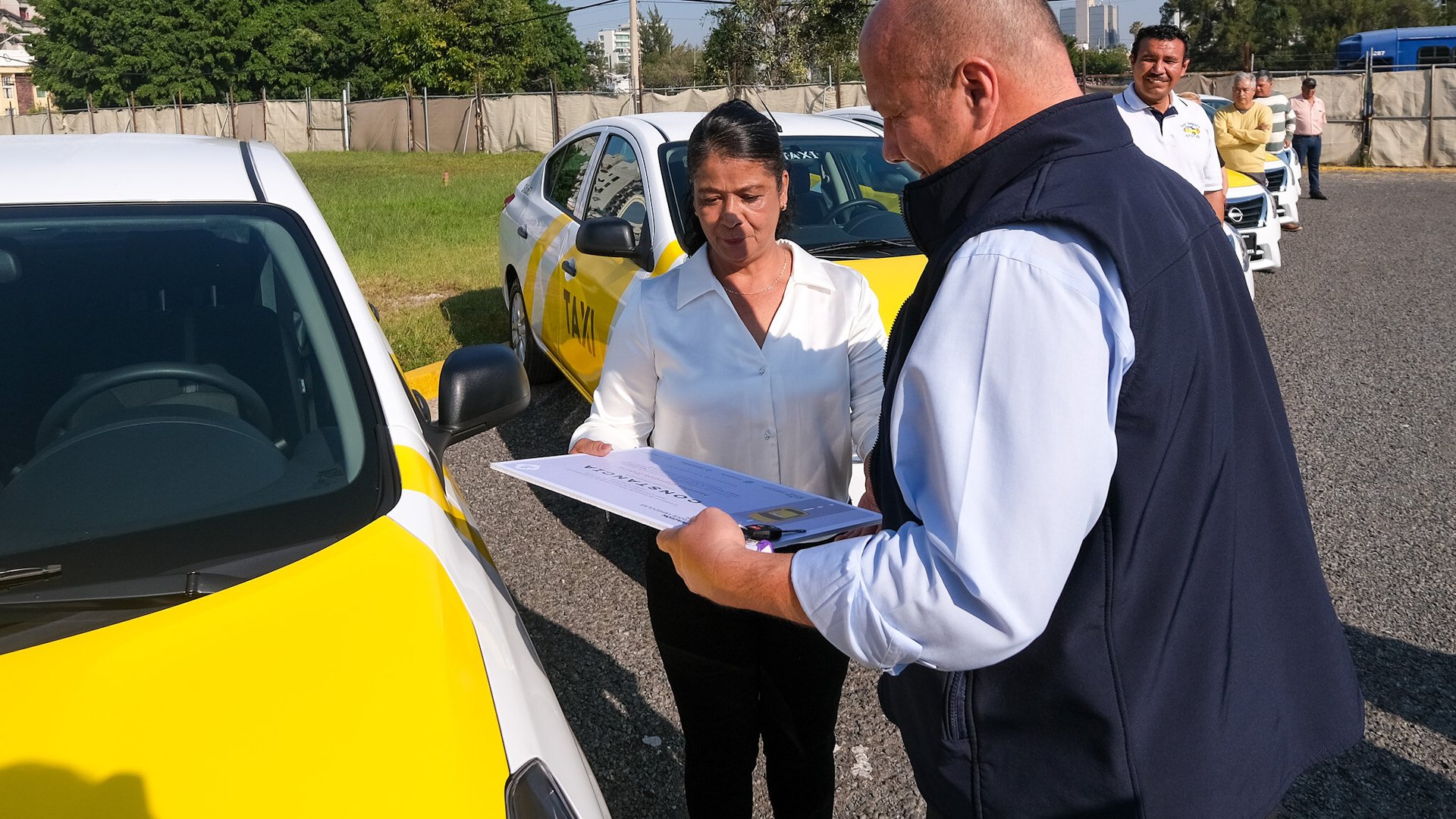 Arranca Enrique Alfaro renovación de taxis en el Área Metropolitana de Guadalajara, con vehículos que cumplen con las normas de seguridad y medioambiental