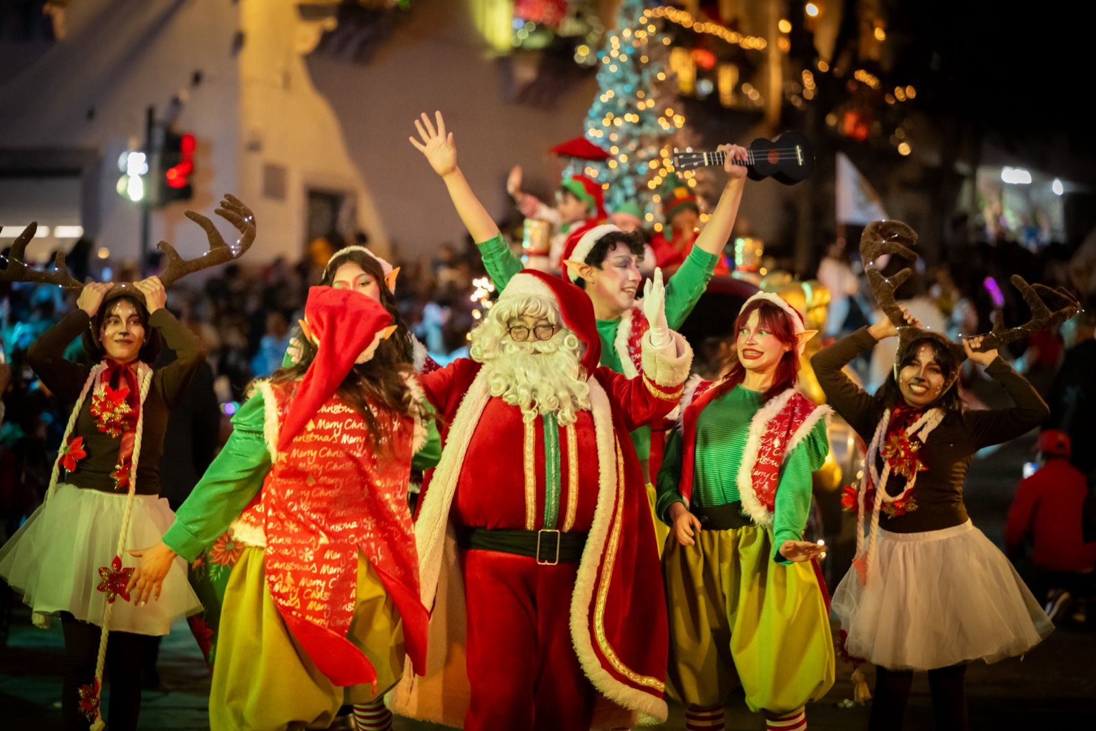 Miles de familias disfrutan la magia de la Navidad con el desfile “Juntos Somos Paz” Zacatecas 2024