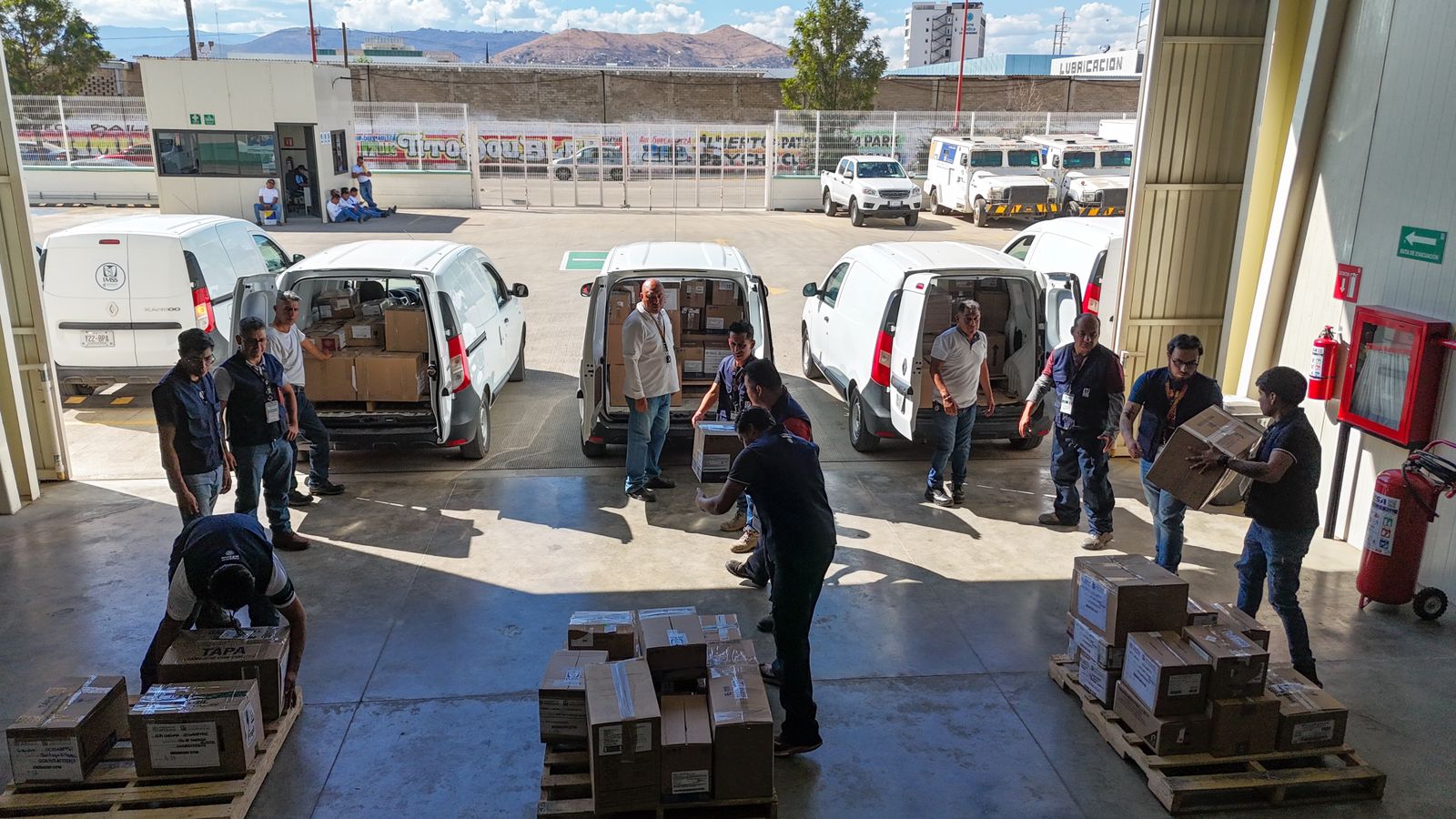 Despliegan convoy de medicamentos para reforzar servicios médicos en Oaxaca