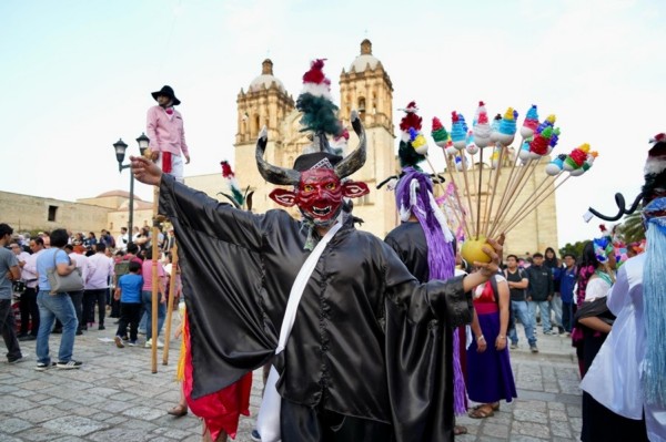 Vive Oaxaca sus carnavales tradicionales con alegría, historia e identidad