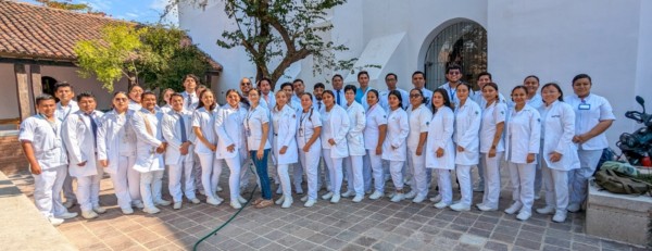 Refuerzan atención médica en el Istmo con pasantes de servicio social