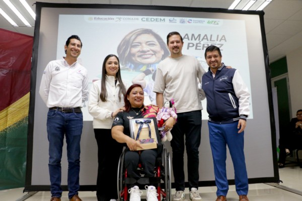 UTC recibe a la multimedallista paralímpica Amalia Pérez