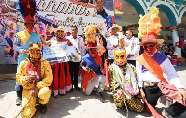 Vive Santiago Juxtlahuaca el Día Grande de su Carnaval