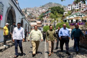 Gran afluencia de visitantes en Taxco para vivir la Semana Santa en la ciudad colonial
