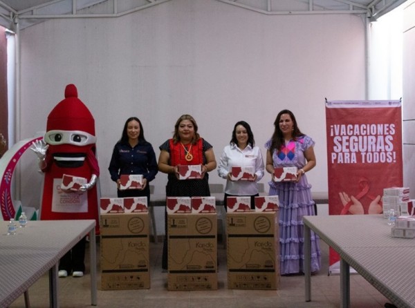Ministra Coesida 100 mil condones a 50 establecimientos de Oaxaca de Juárez por periodo vacacional