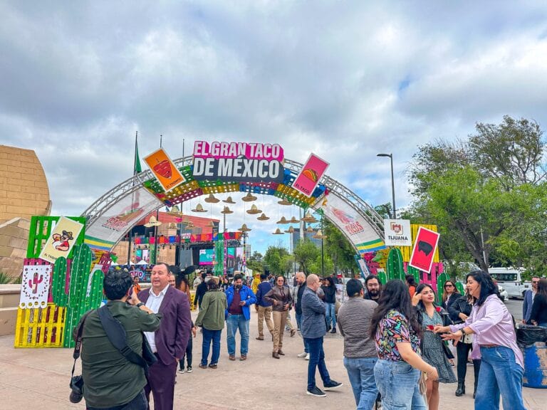 Guerrero destaca con su gastronomía en el festival “El Gran Taco de México”, actividad del Tianguis Turístico 2025.