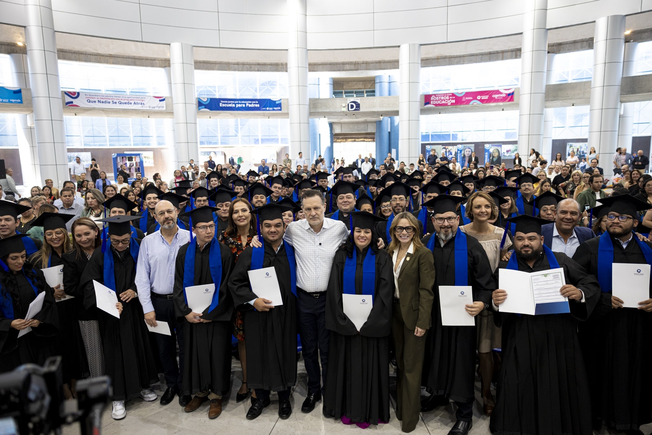 Encabeza Mauricio Kuri ceremonia de titulación de trabajadores del Poder Ejecutivo del Estado de Querétaro