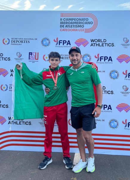 Atleta queretano de salto con garrocha es subcampeón iberoamericano