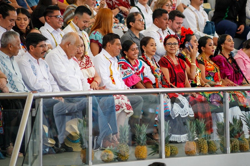 Deslumbra la majestuosidad de las culturas y tradiciones de los pueblos de Oaxaca en el Primer Lunes del Cerro