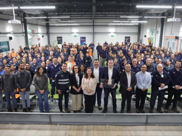 DIF Nuevo León condecora con distintivo “Comunidad de Corazón” a la empresa SIEMENS