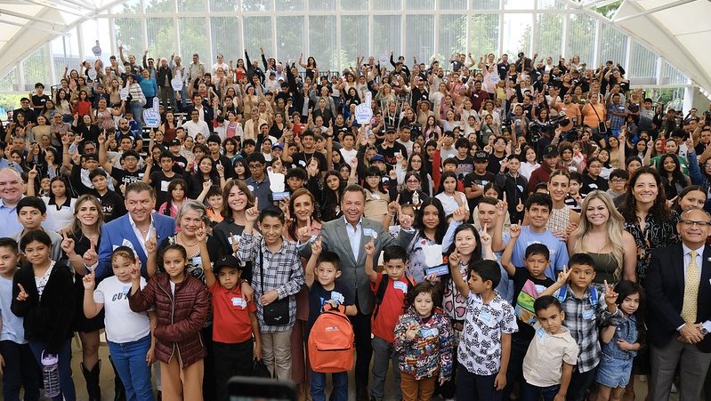 Encabeza Pablo Lemus, Gobernador de Jalisco, entrega de 600 kits de atención integral a niñas, niños y jóvenes con Diabetes tipo 1