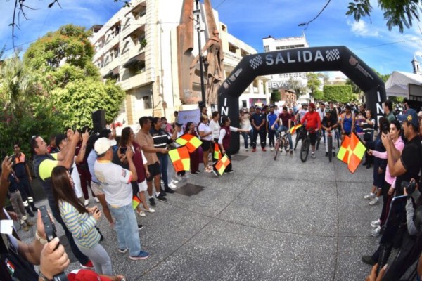 Rodada y Carrera por la Paz congrega a decenas de familias en Chilpancingo
