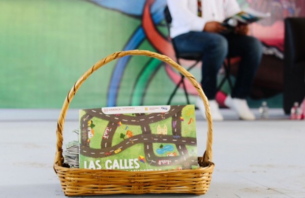 Presenta SE-Sipinna libro «Las calles son nuestras» en la FIELO 2025